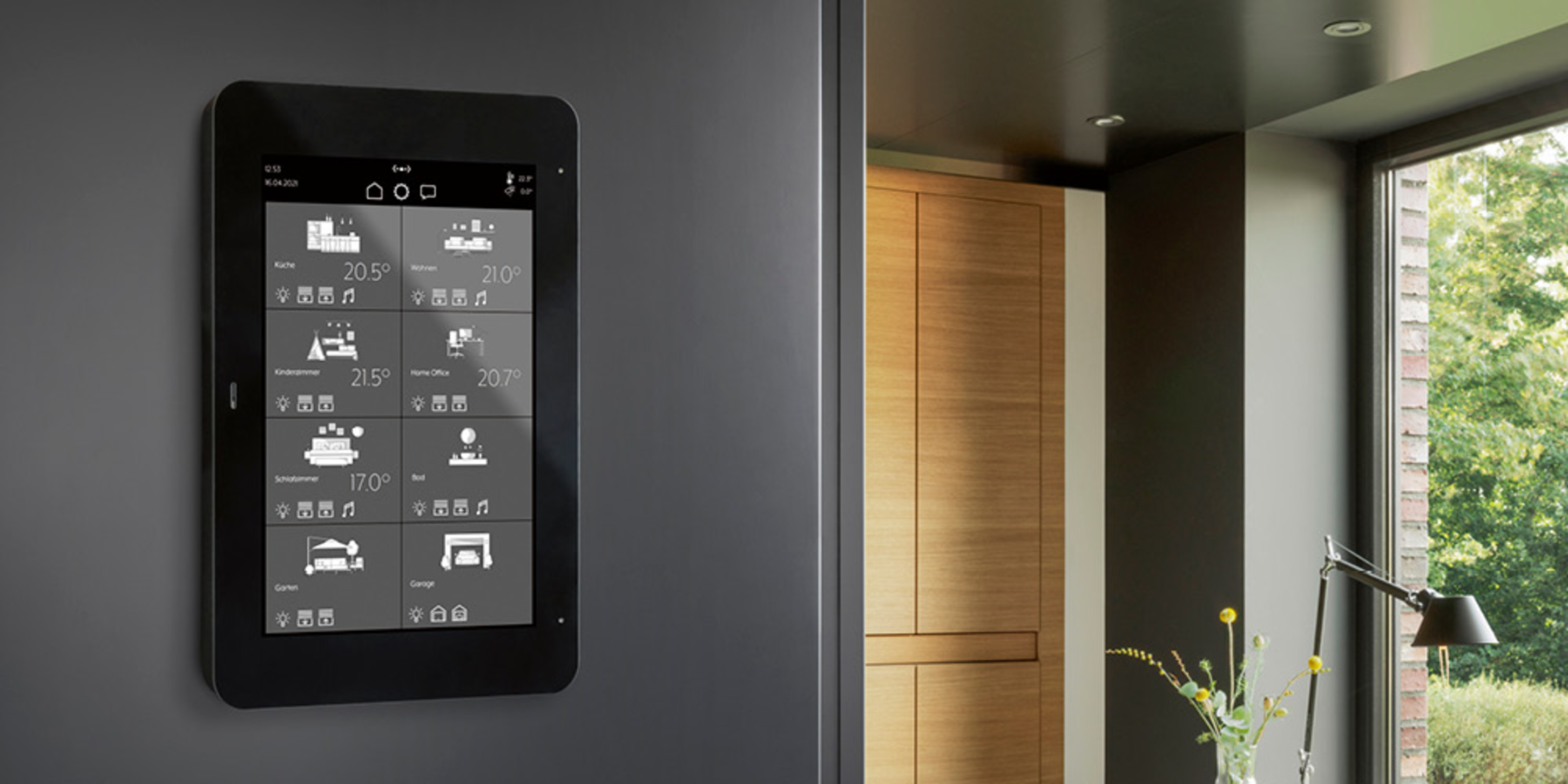 JUNG Smart Panel 8 bei Elektrotechnik Hartmann in Ebersberg